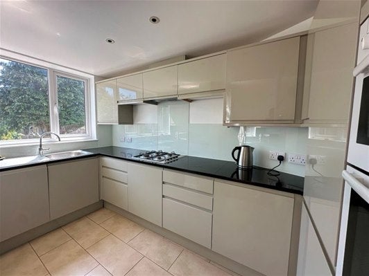 Flat Boileau Road in Greater London