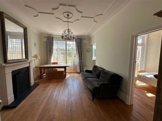 Flat Boileau Road in Greater London