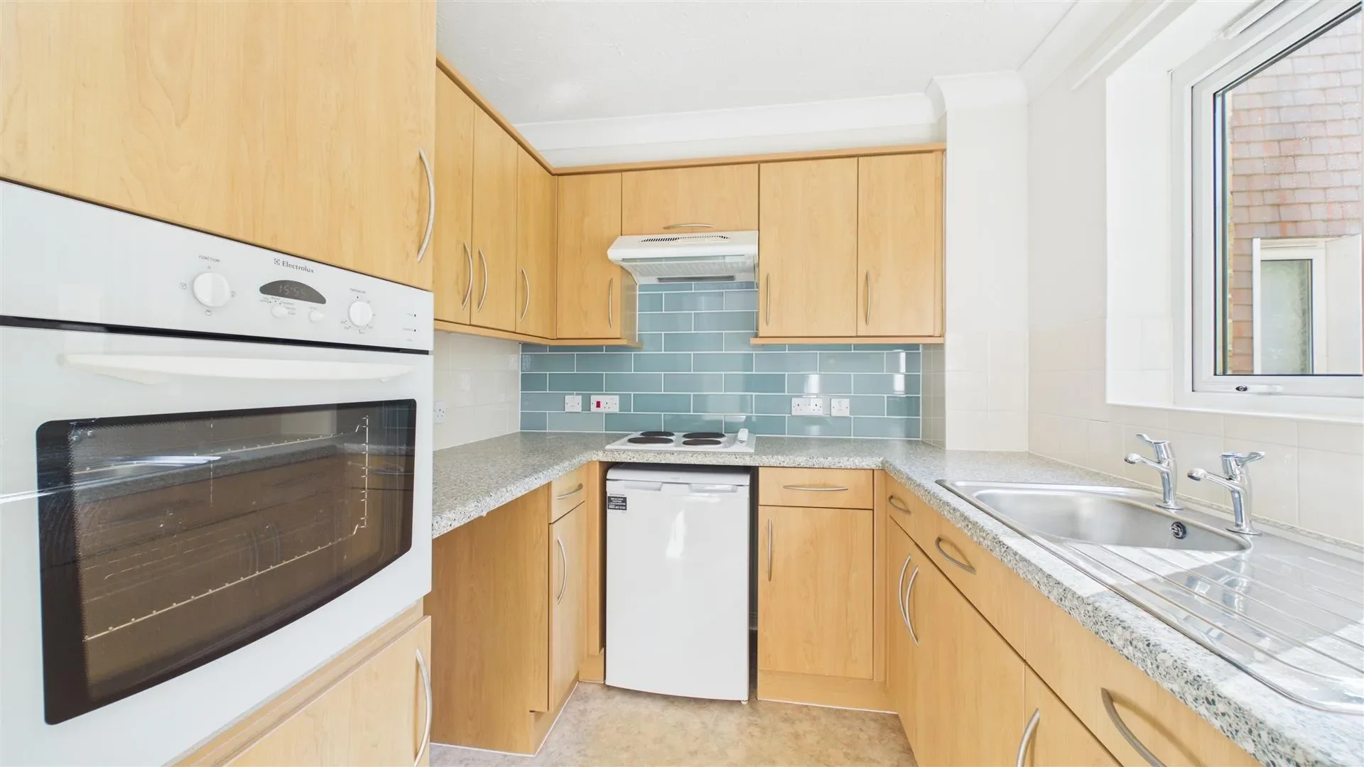 Flat Meredith Court in Cheshunt