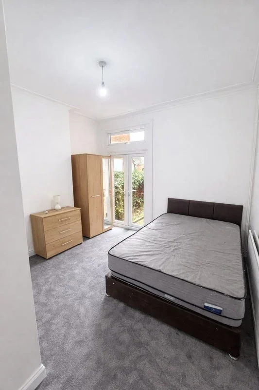 Room Lollard Street in Greater London