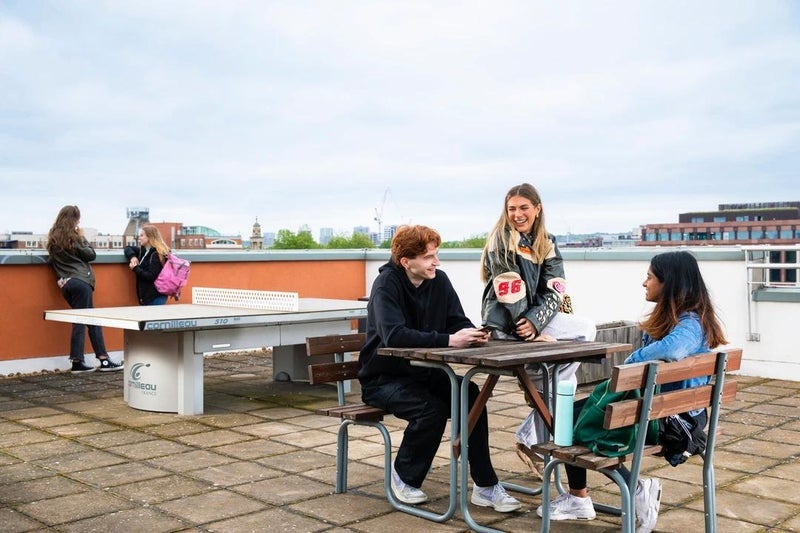 Room College Grove in Greater London