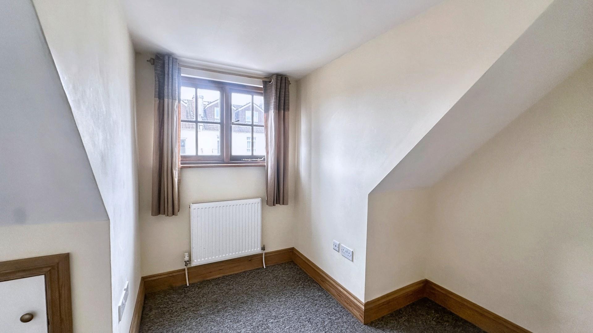Flat Allington Road in Bristol