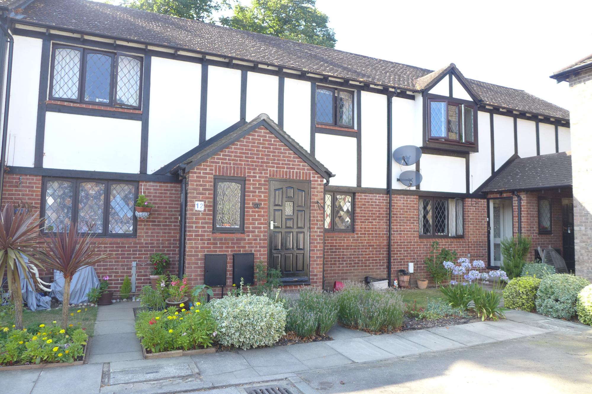 Flat Kings Chase in Walton on Thames