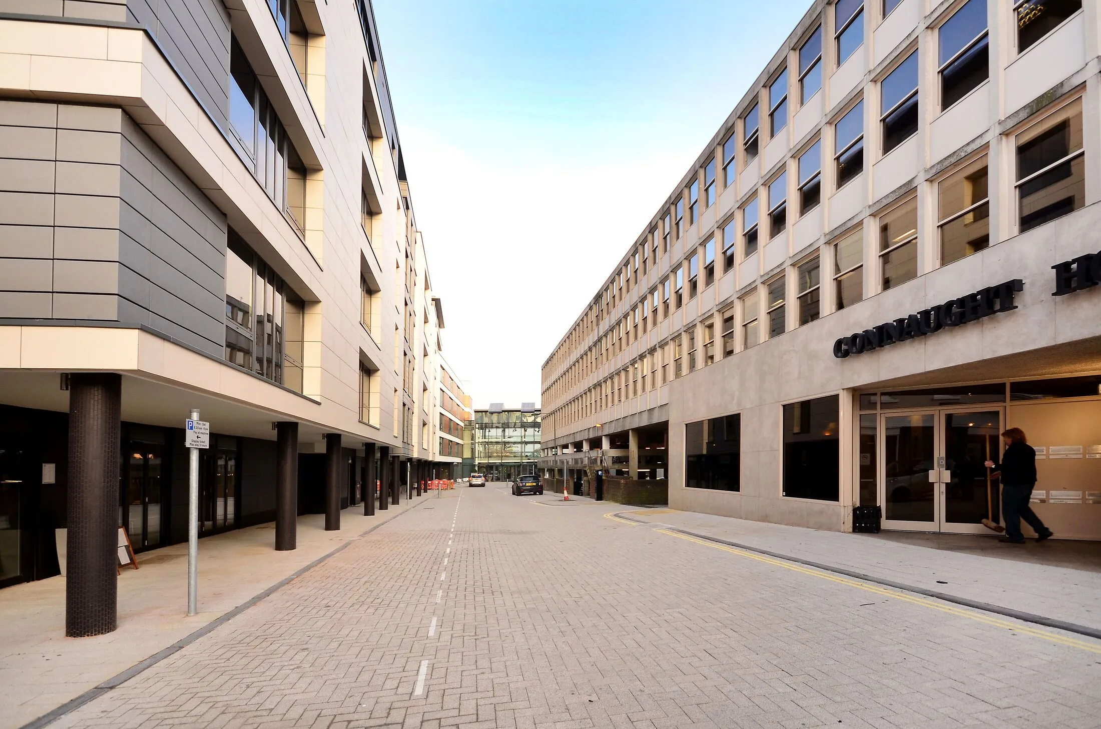 Flat High Street in Guildford