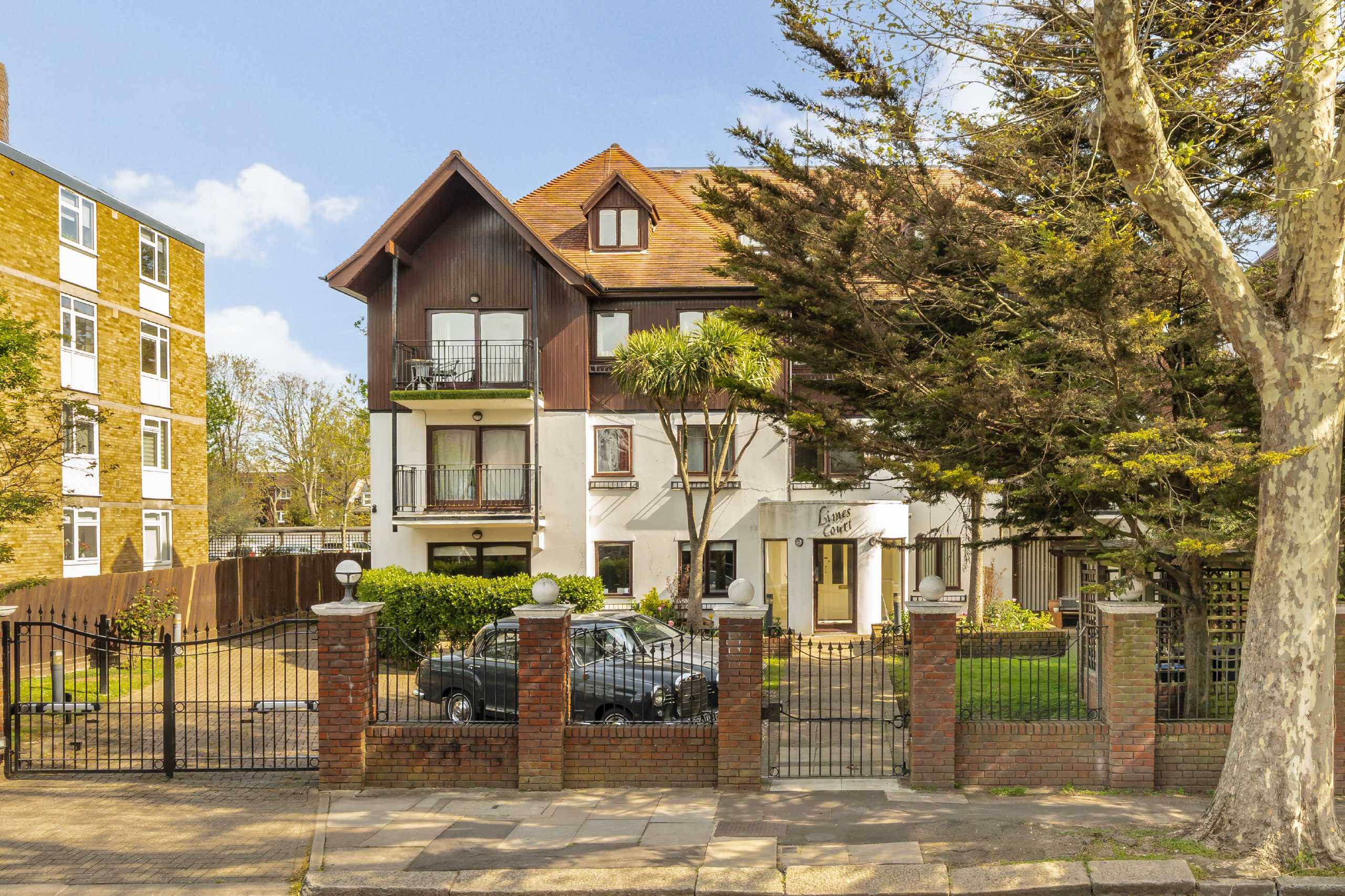 Flat Brondesbury Park in Greater London