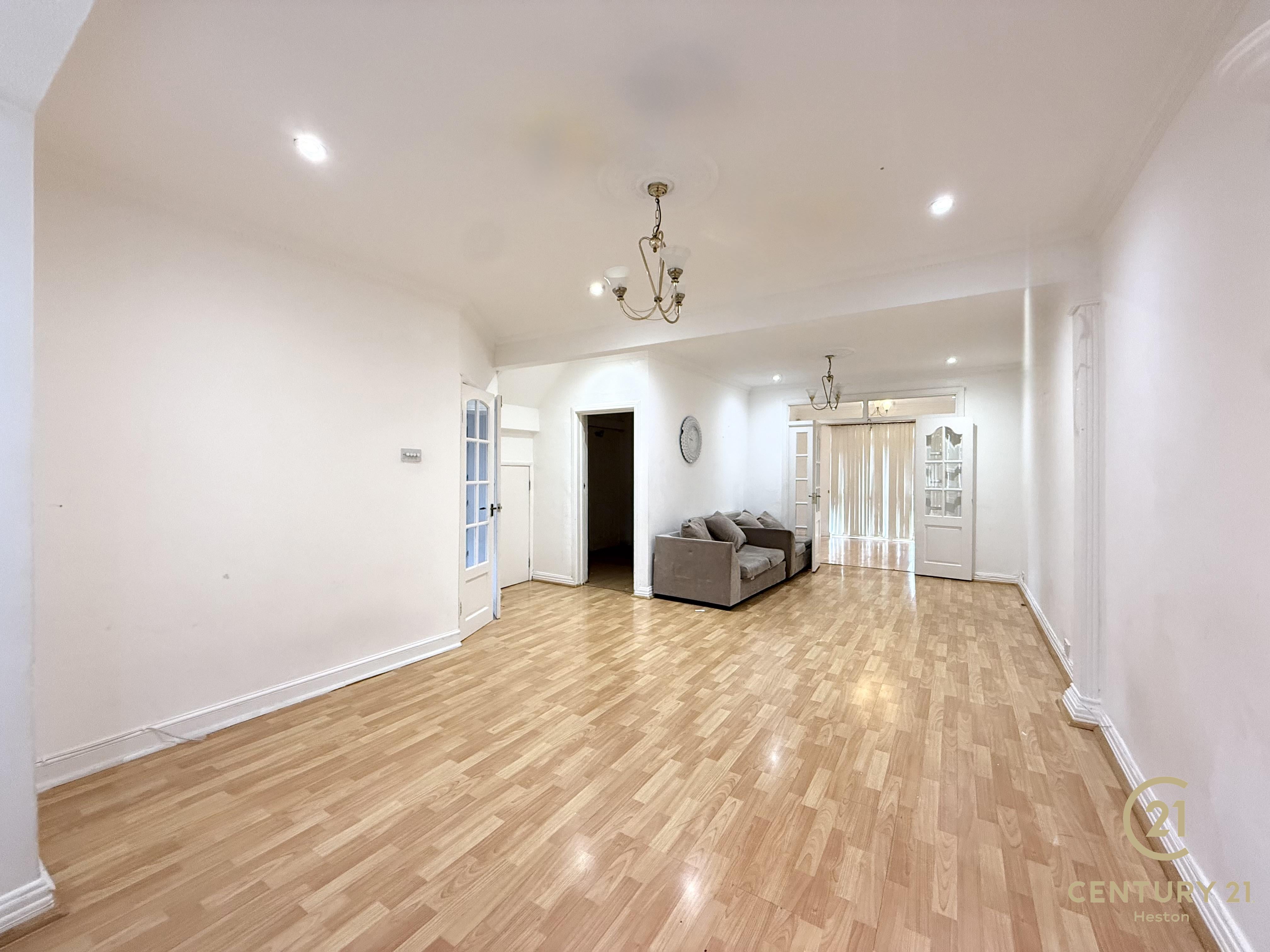House Crosslands Avenue in Greater London
