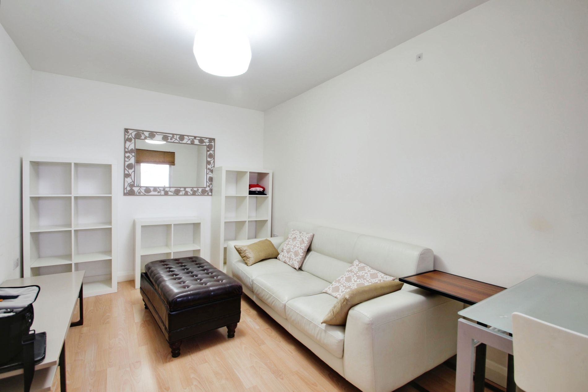 Flat Admiralty Close in Greater London