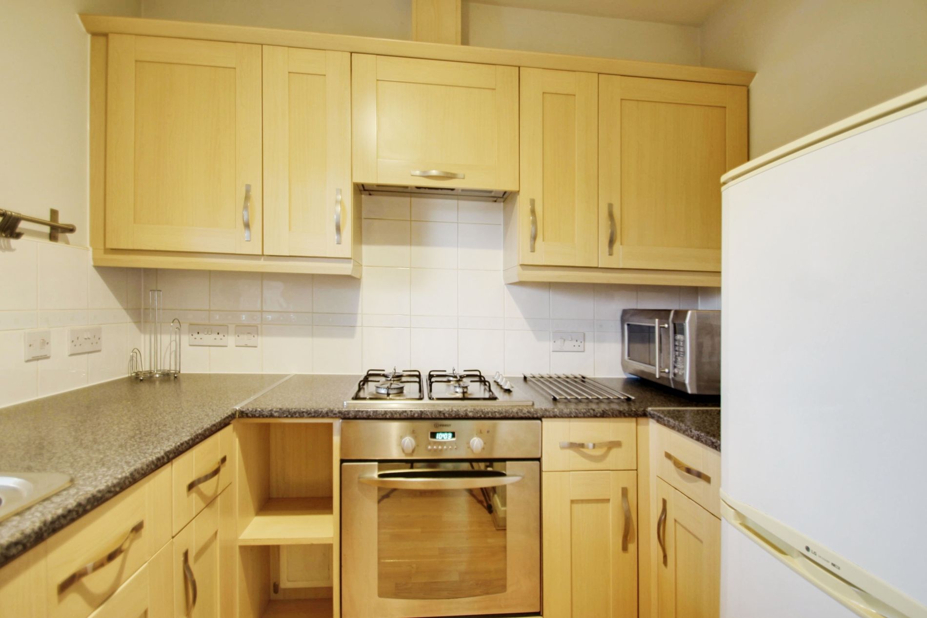 Flat Admiralty Close in Greater London