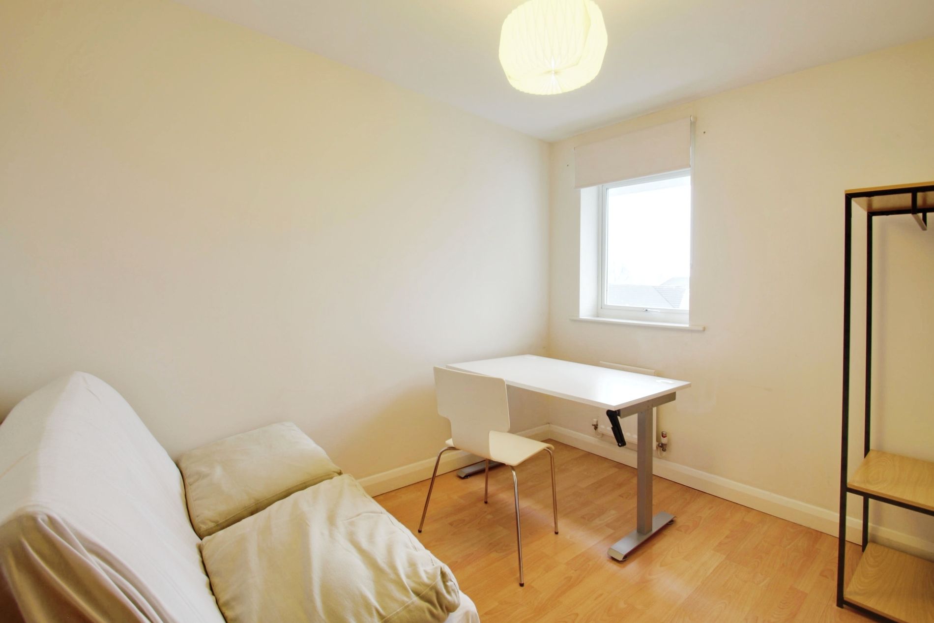 Flat Admiralty Close in Greater London