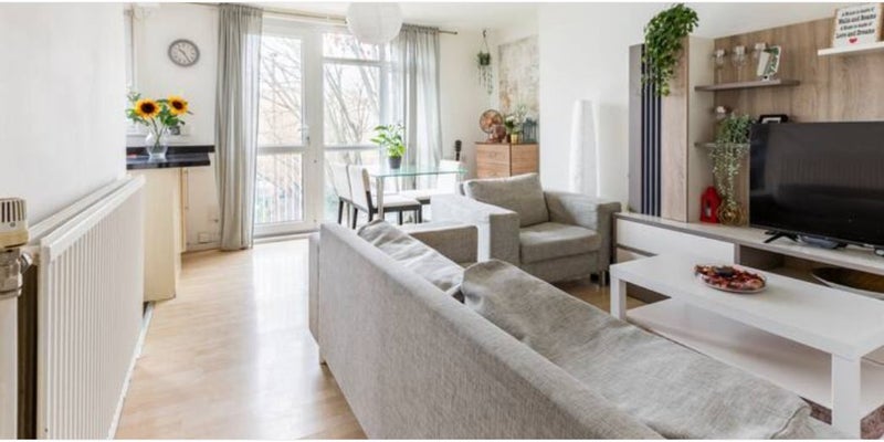 Room Hevelius Close in Greater London