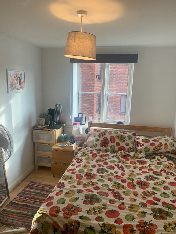 Room Wilmslow Road in Manchester
