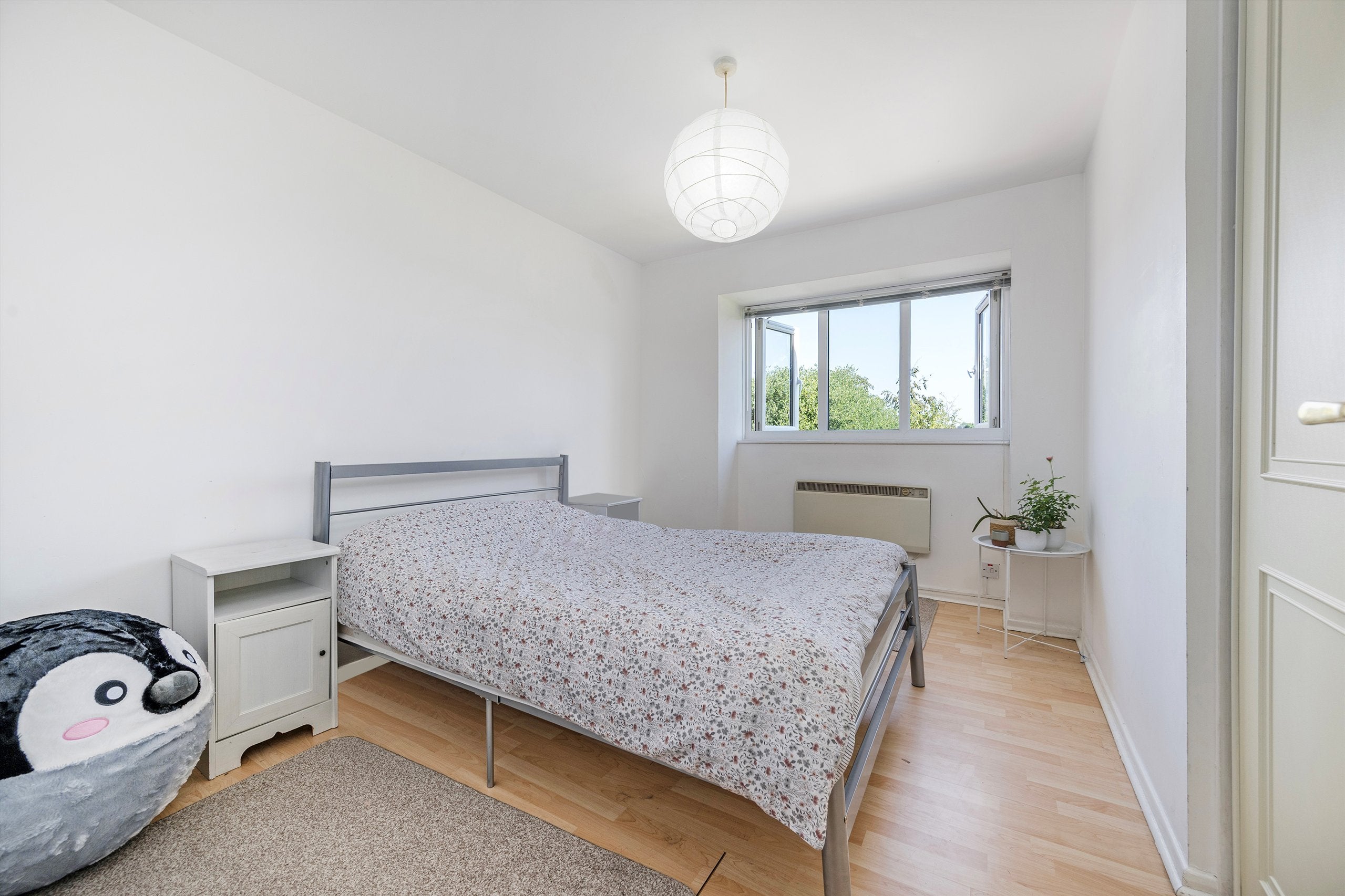 Flat Aylands Close in Greater London