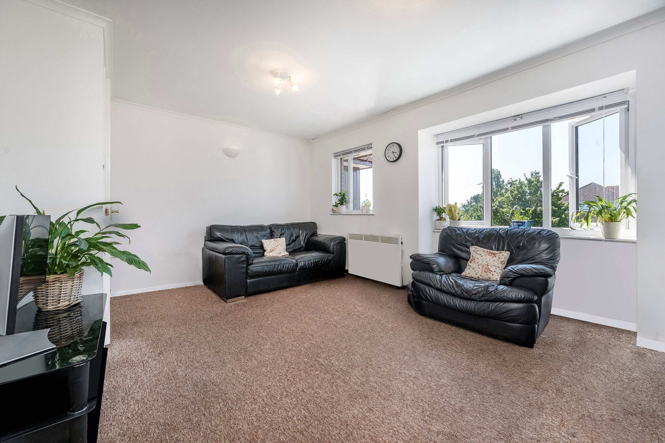 Flat Aylands Close in Greater London