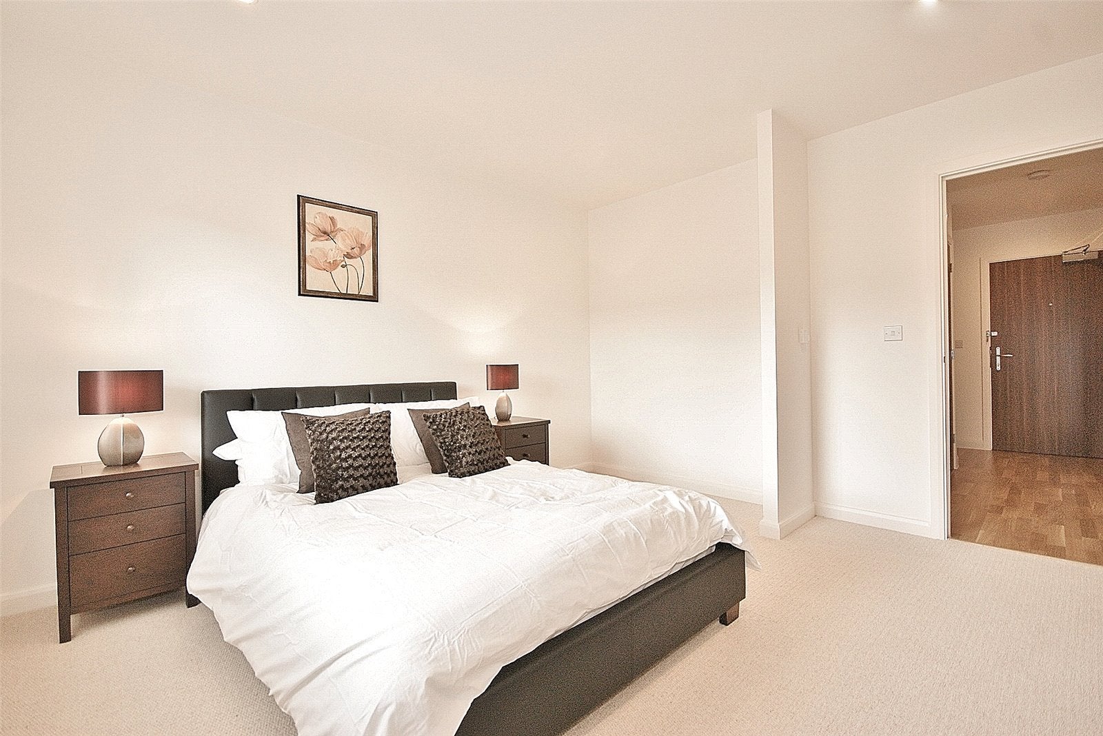 Flat Battersea Park Road in Greater London