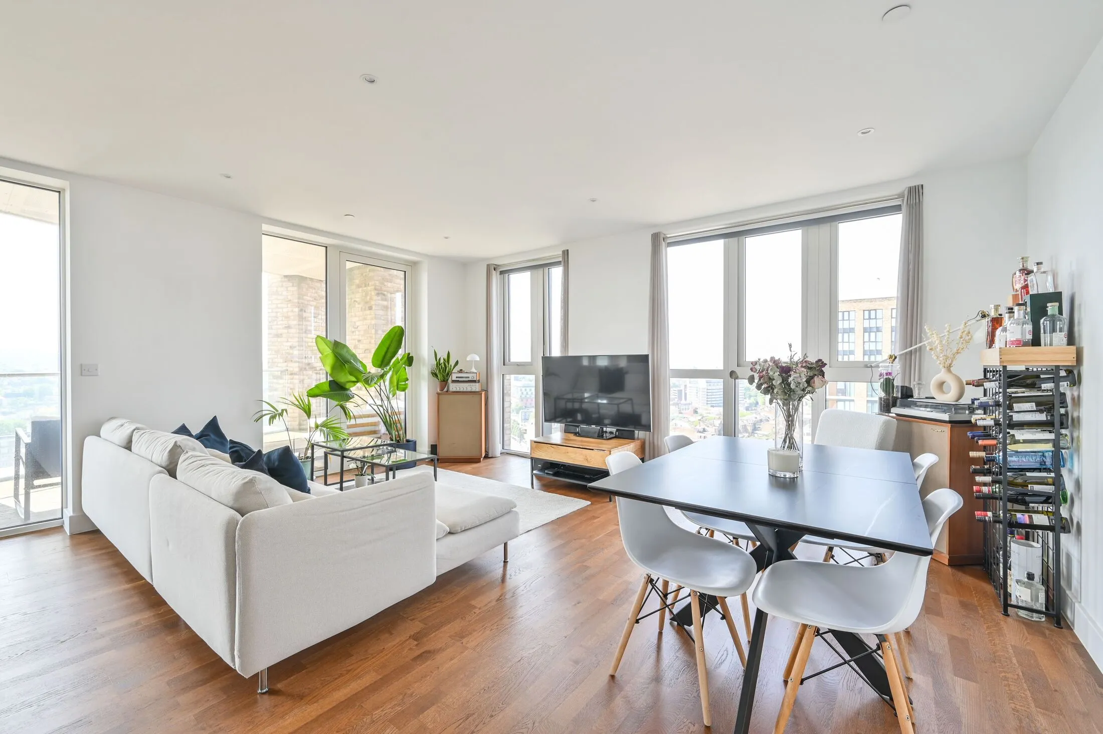 Flat Plumstead Road in Greater London
