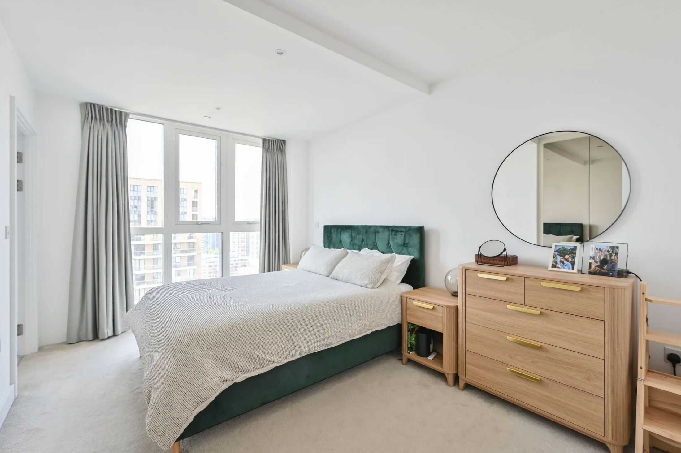 Flat Plumstead Road in Greater London