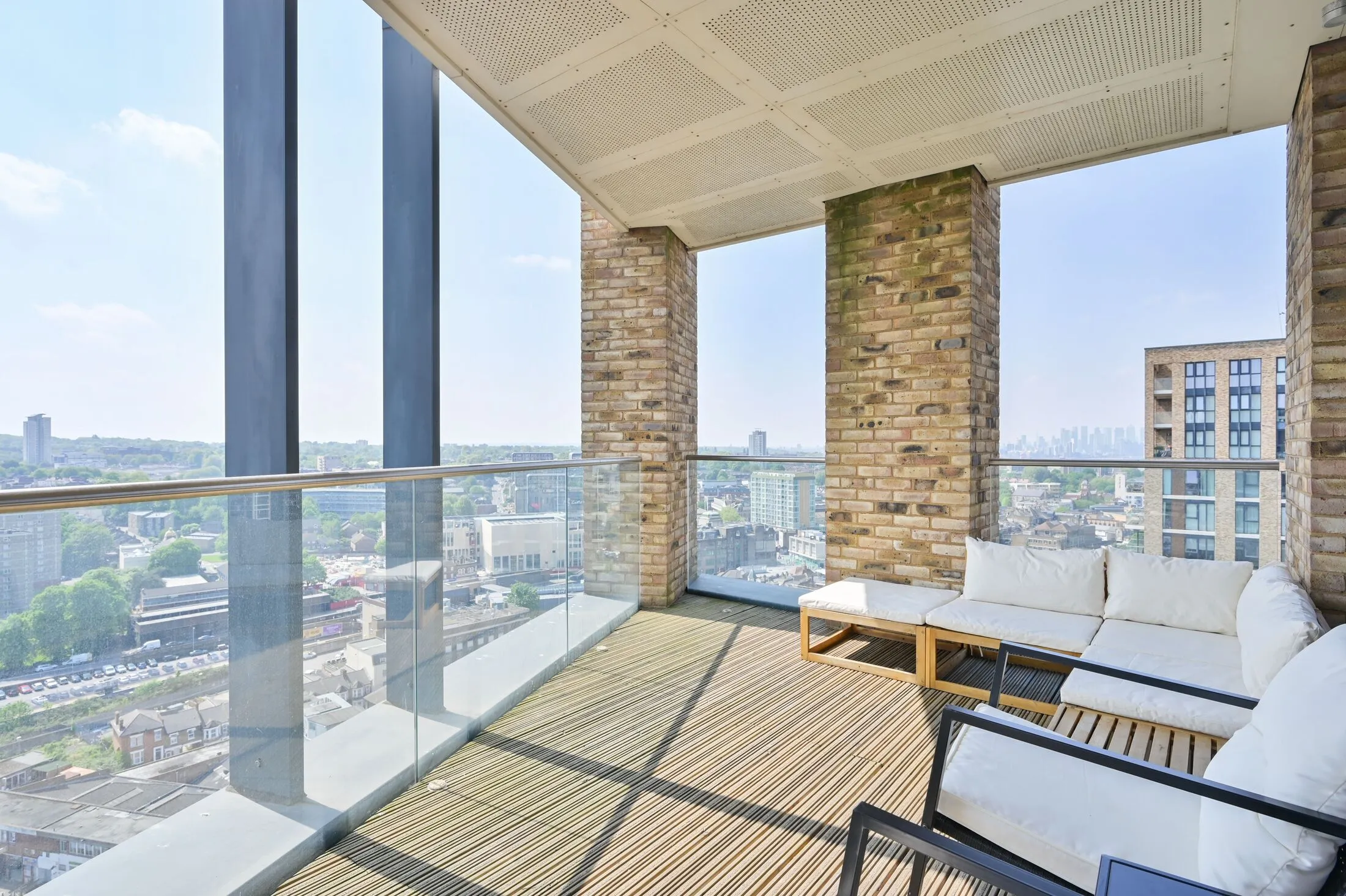 Flat Plumstead Road in Greater London