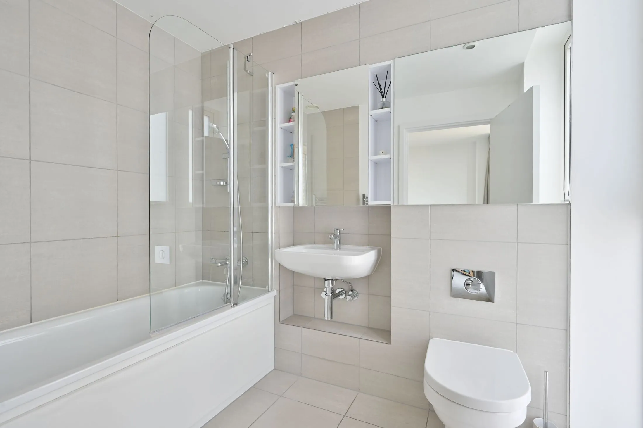 Flat Plumstead Road in Greater London
