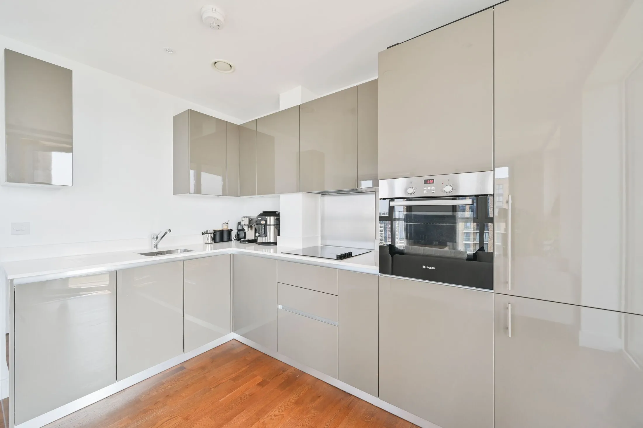 Flat Plumstead Road in Greater London