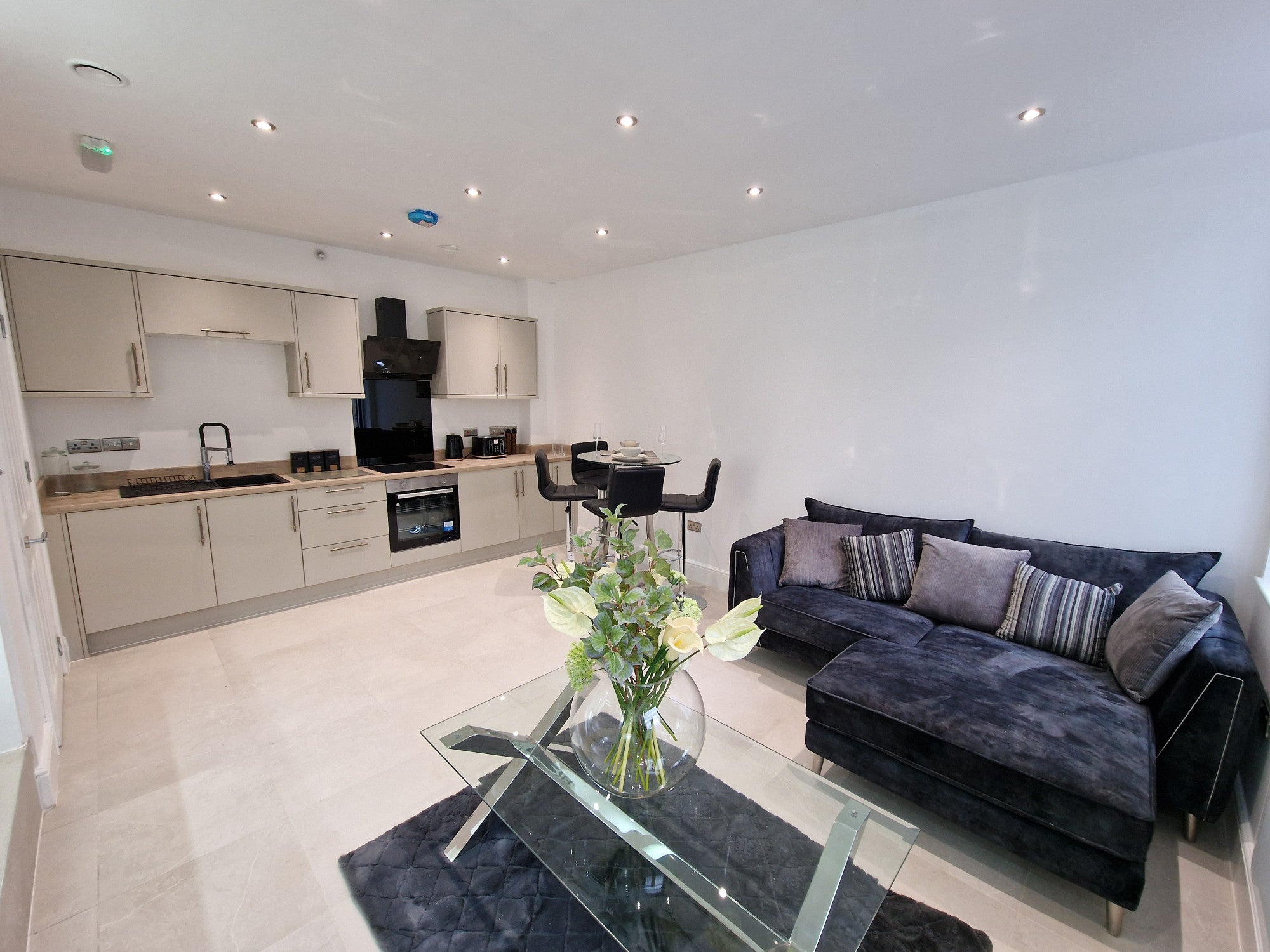 Flat Holdsworth Street in Bradford