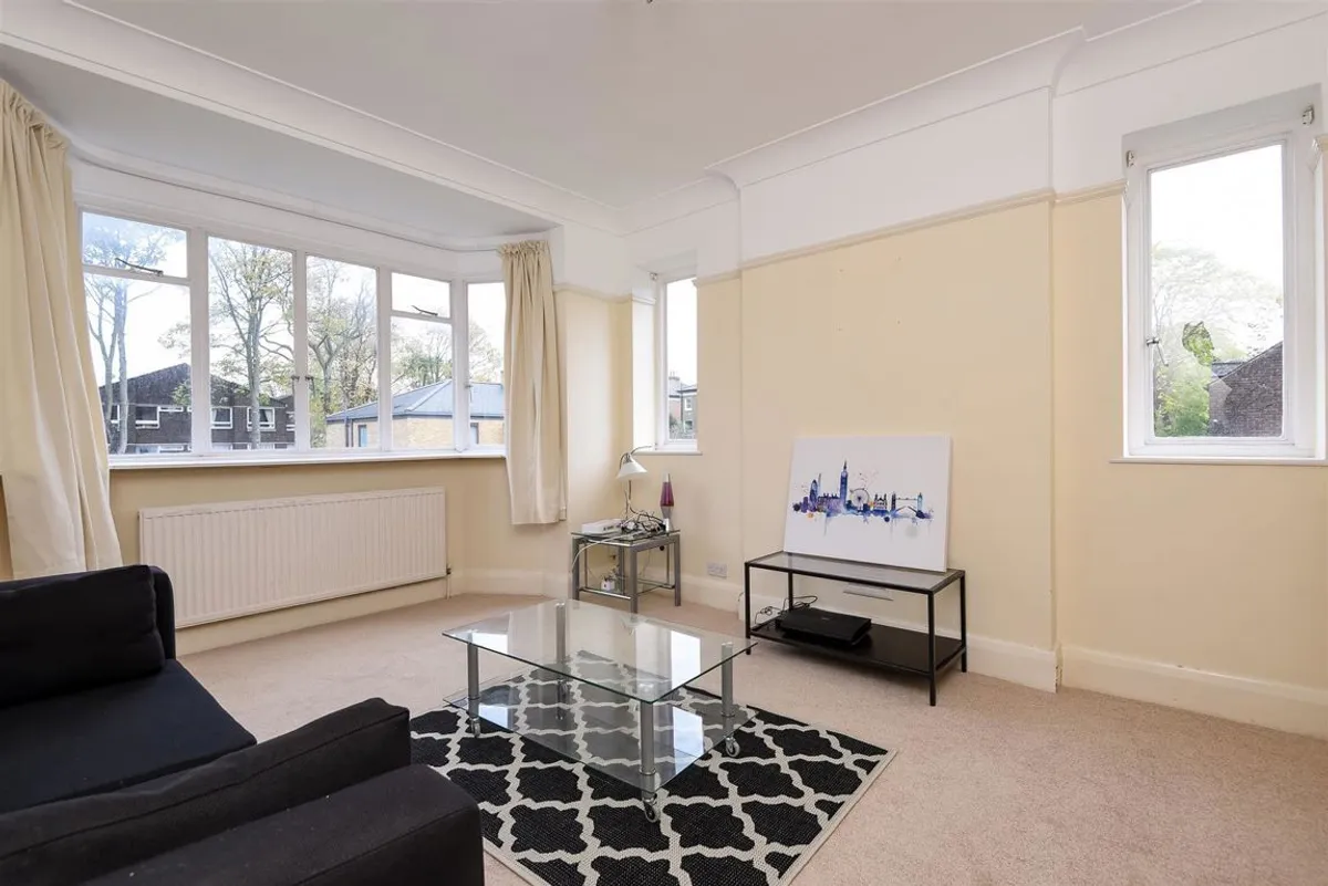 Flat West Road in Greater London