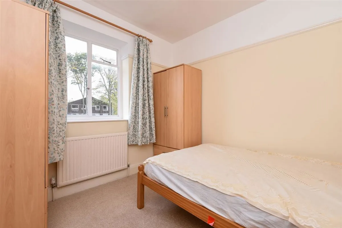 Flat West Road in Greater London