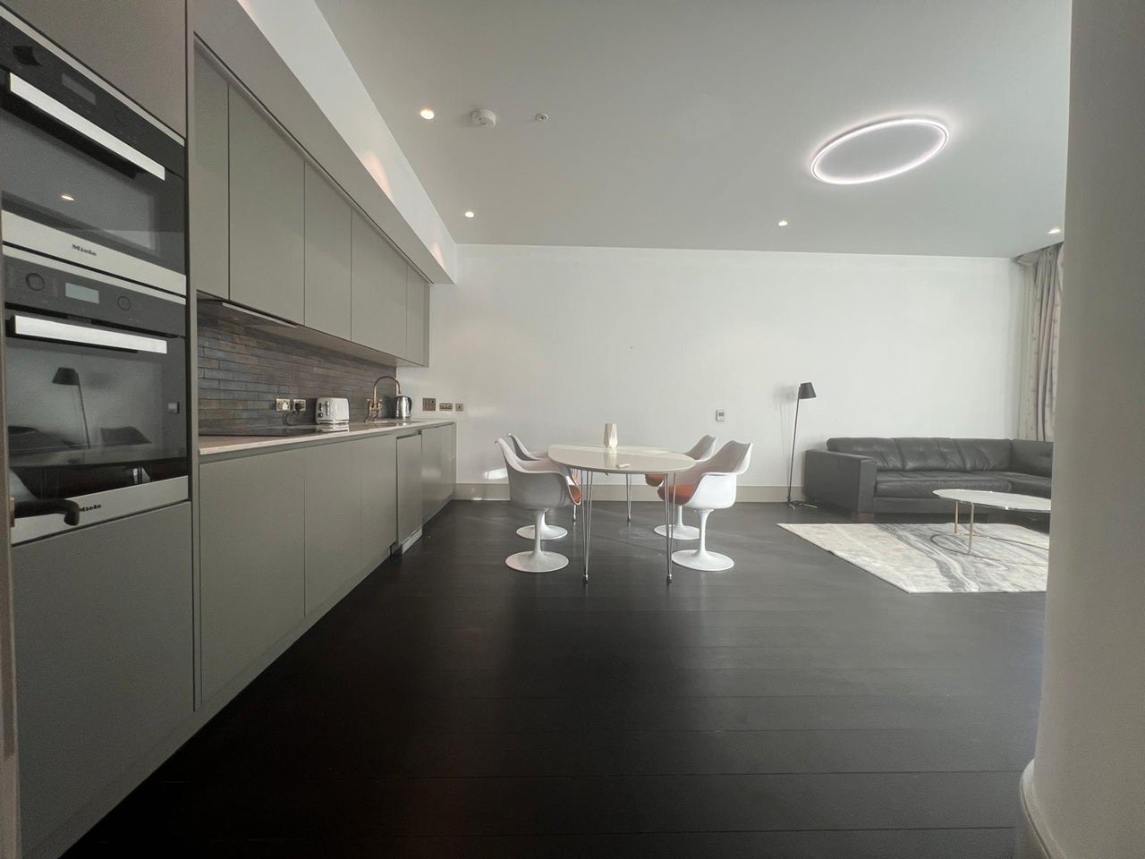 Flat Victoria Street in City of Westminster