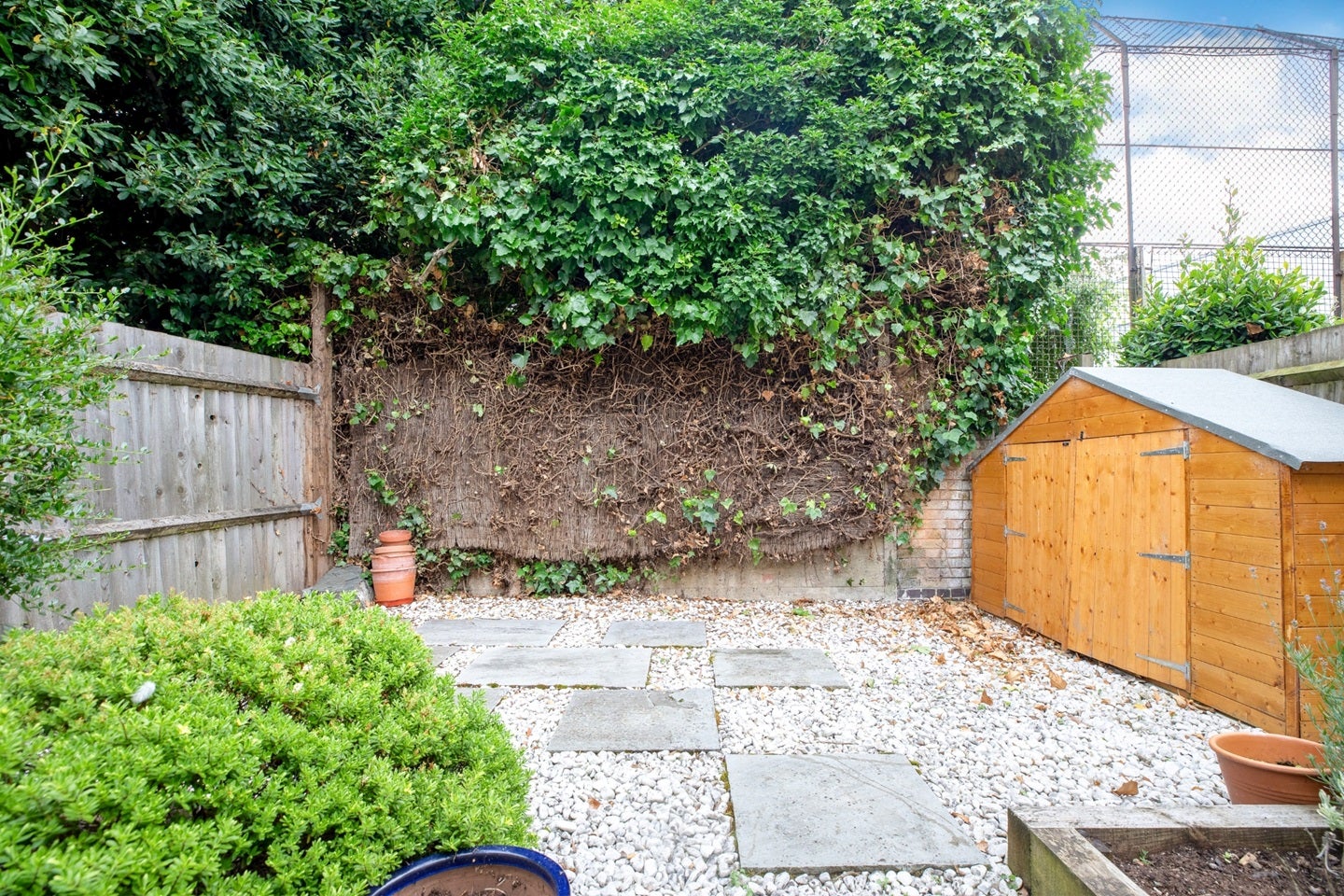 Flat Leander Road in Greater London