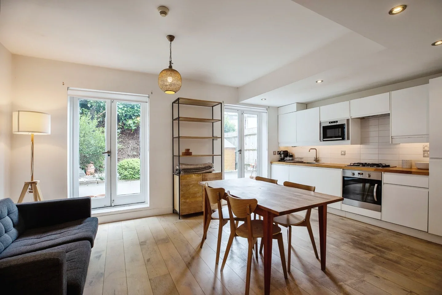 Flat Leander Road in Greater London