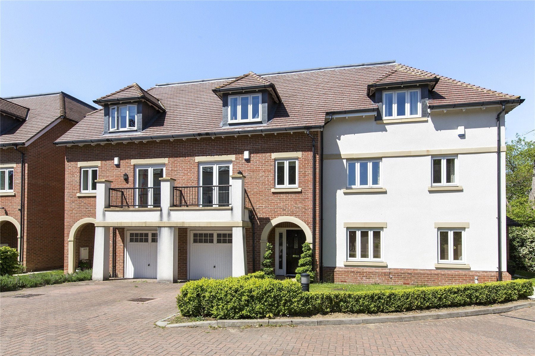 House Goodcare Close in Elmbridge