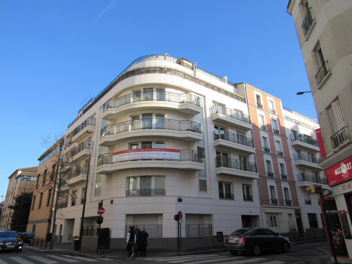 Room Rue Jules Guesde in Levallois-Perret