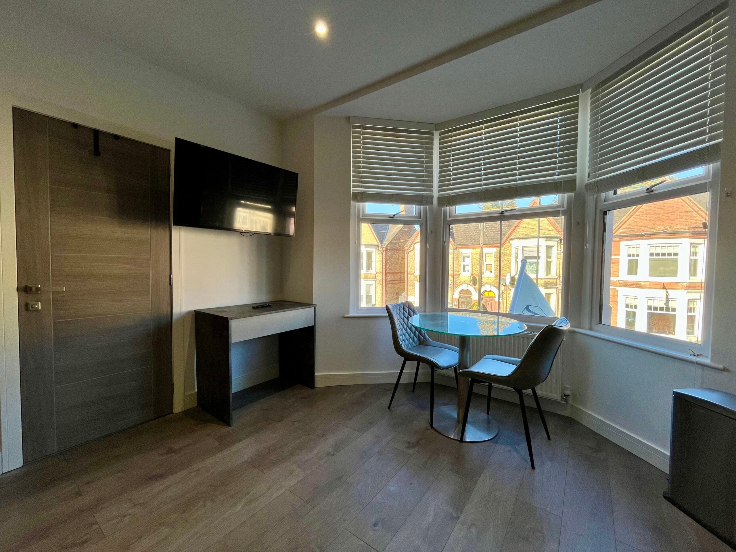 Room Broadway in Peterborough