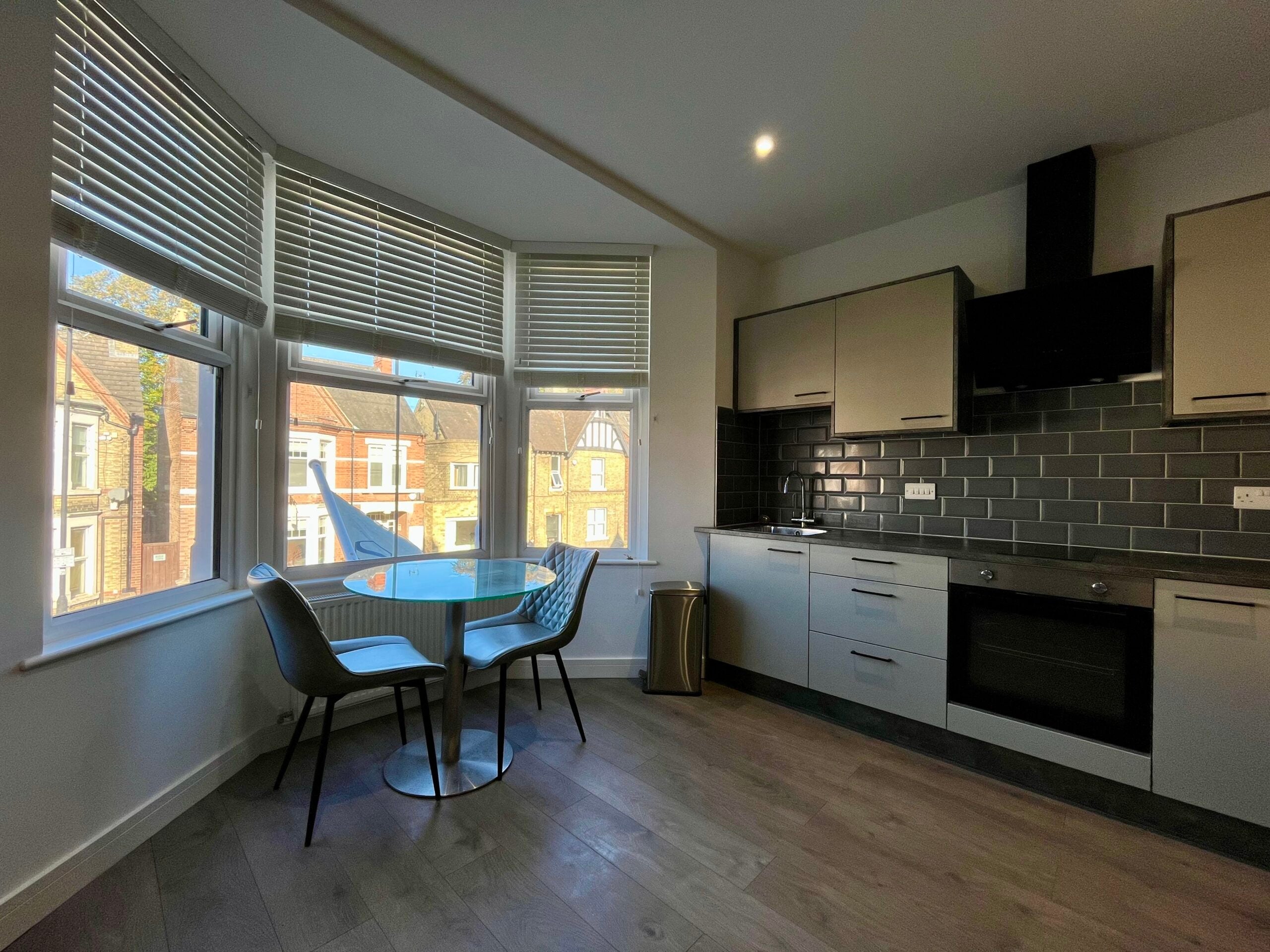 Room Broadway in Peterborough