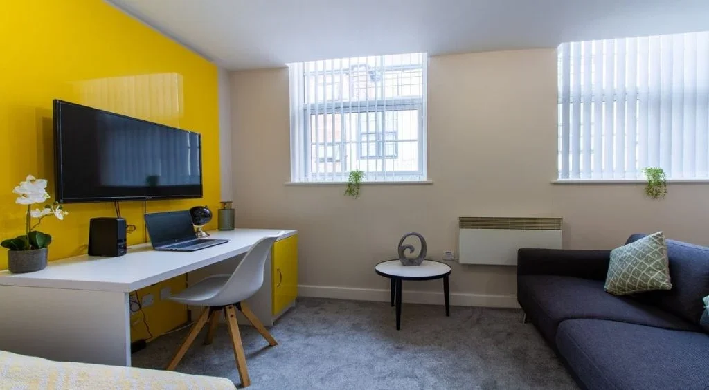 Flat Millstone Lane in Leicester