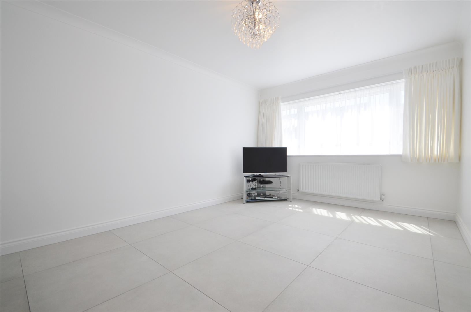House Three Oaks Close in Greater London