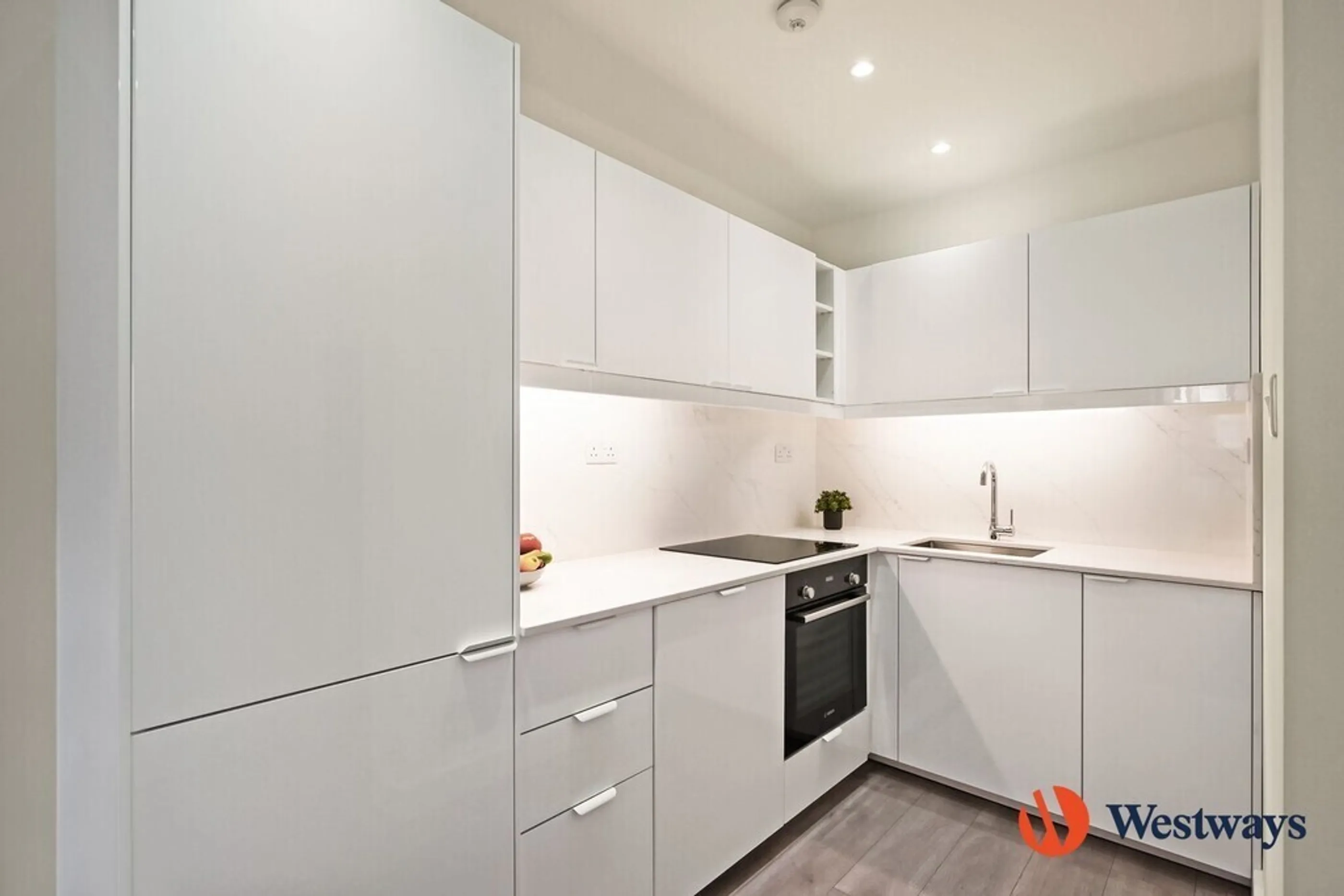 Flat Poplar Place in City of Westminster
