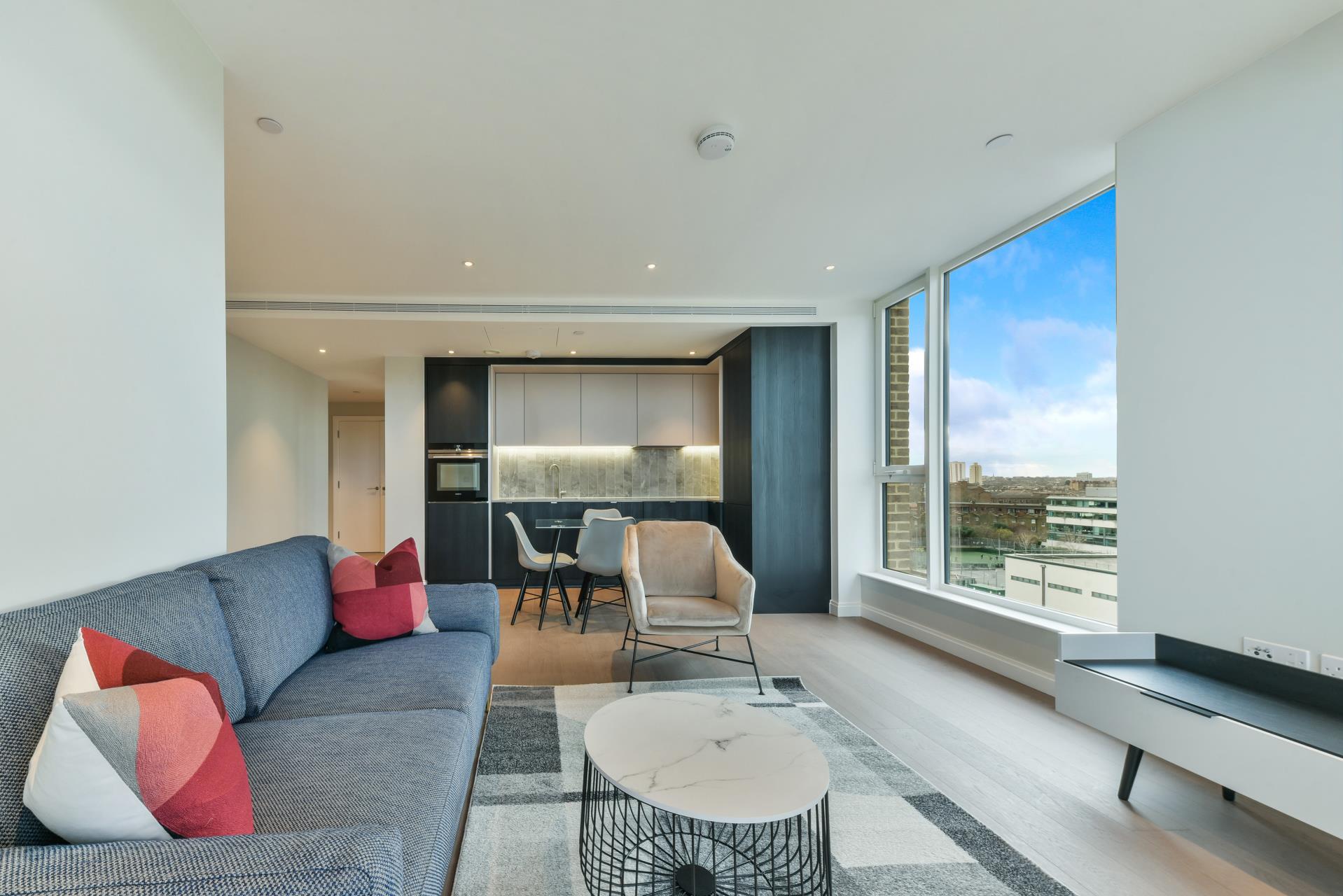 Flat Kennington Lane in Greater London