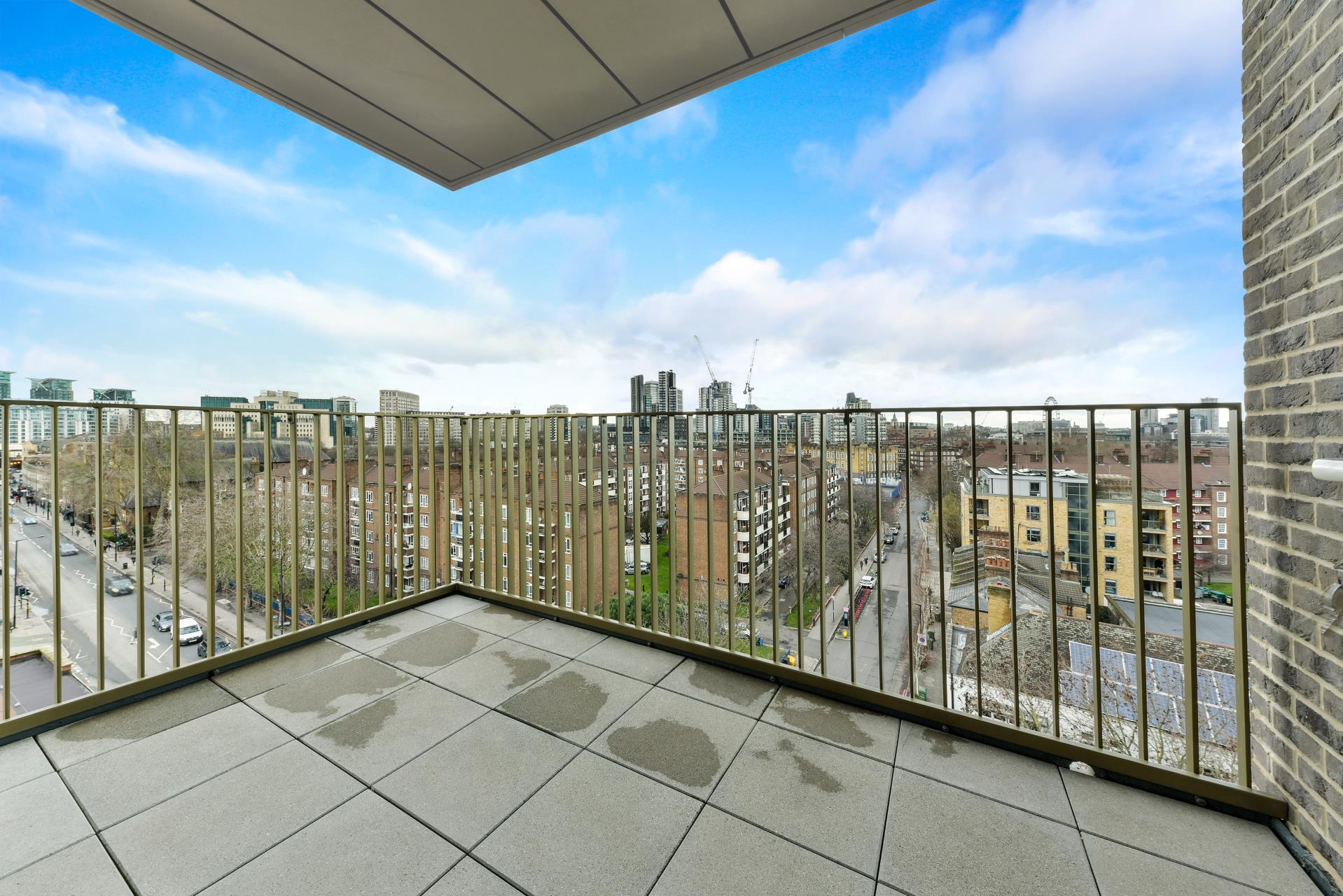 Flat Kennington Lane in Greater London