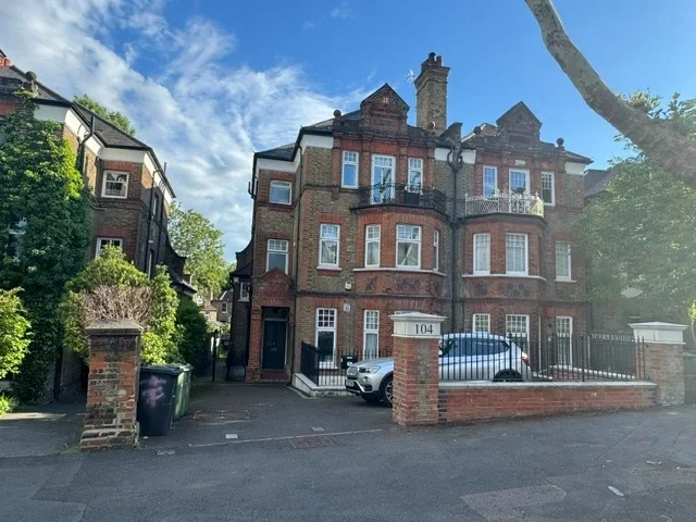 Room Palace Road in Greater London