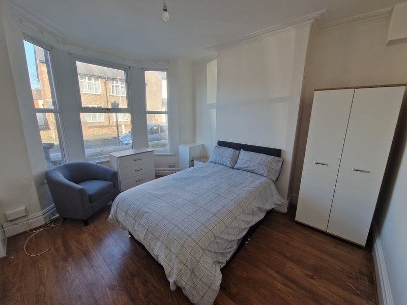 Room Liverpool Road in Liverpool