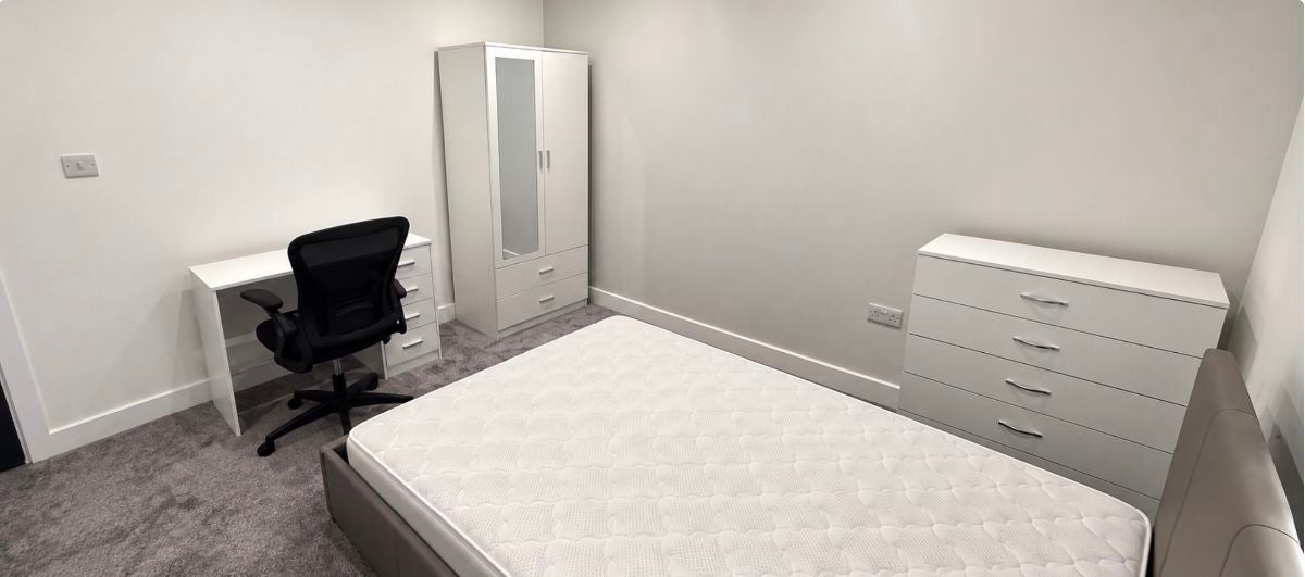Room Queen Margaret's Road in Coventry