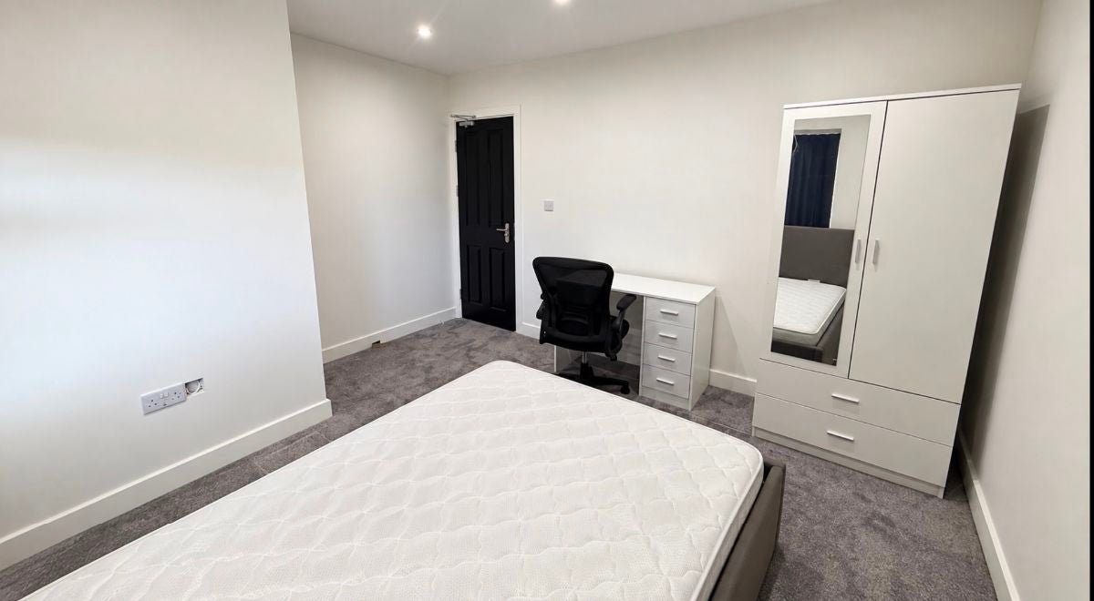 Room Queen Margaret's Road in Coventry