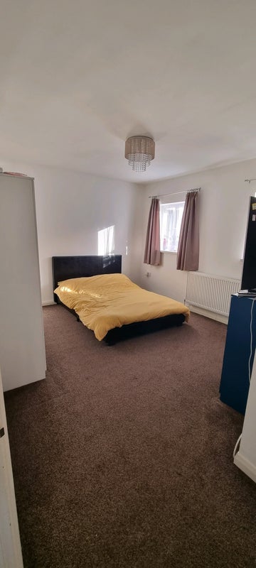Room Delme Crescent in Greater London