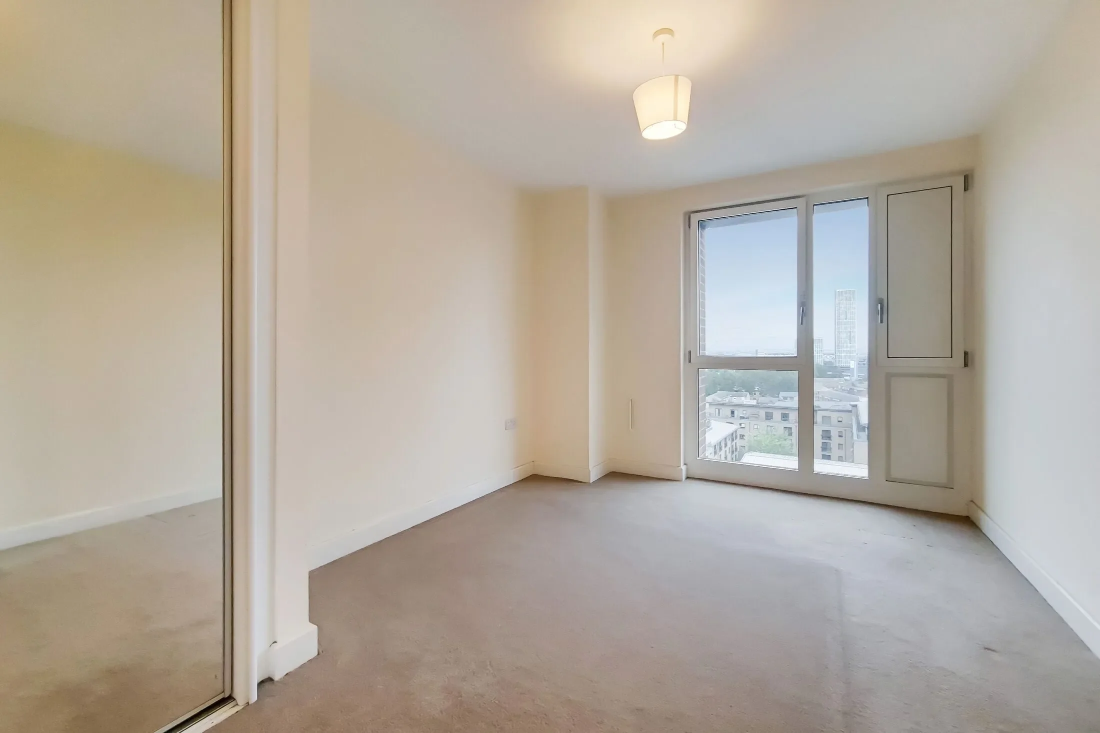 Flat Harston Walk in Greater London