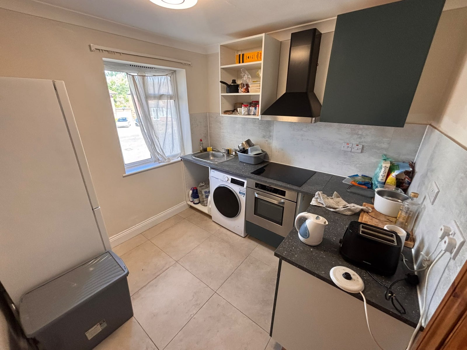 Room Oakmeade in Greater London
