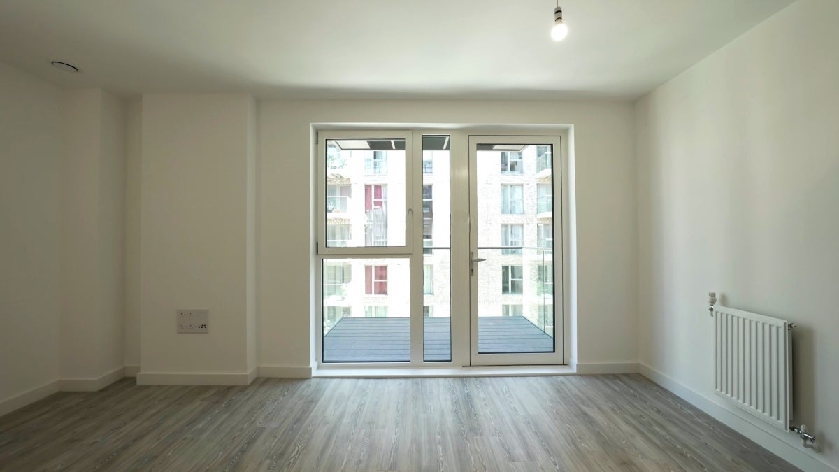 Flat Thunderer Street in Greater London