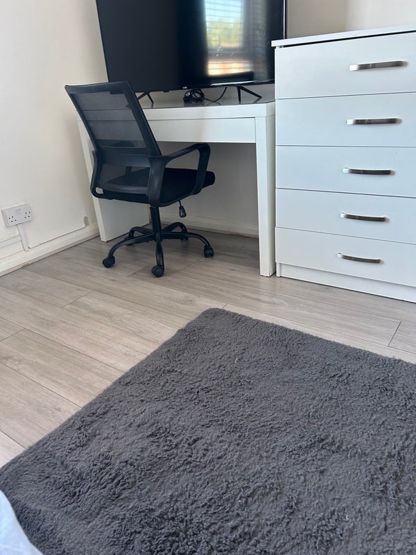 Room Swains Road in Greater London