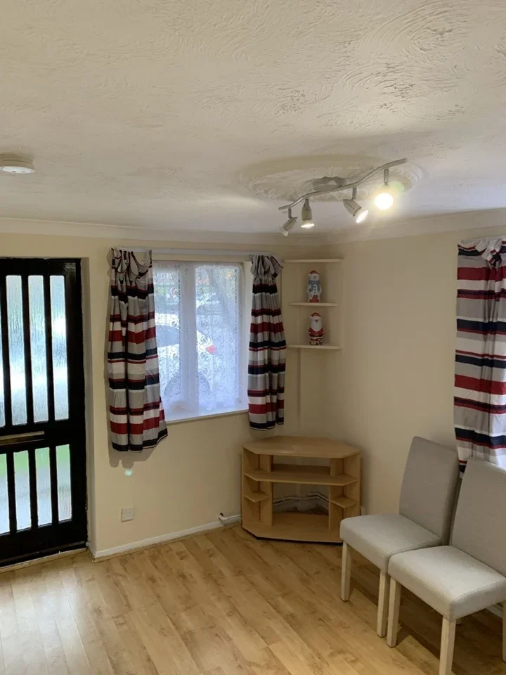 House Charleston Close in Greater London