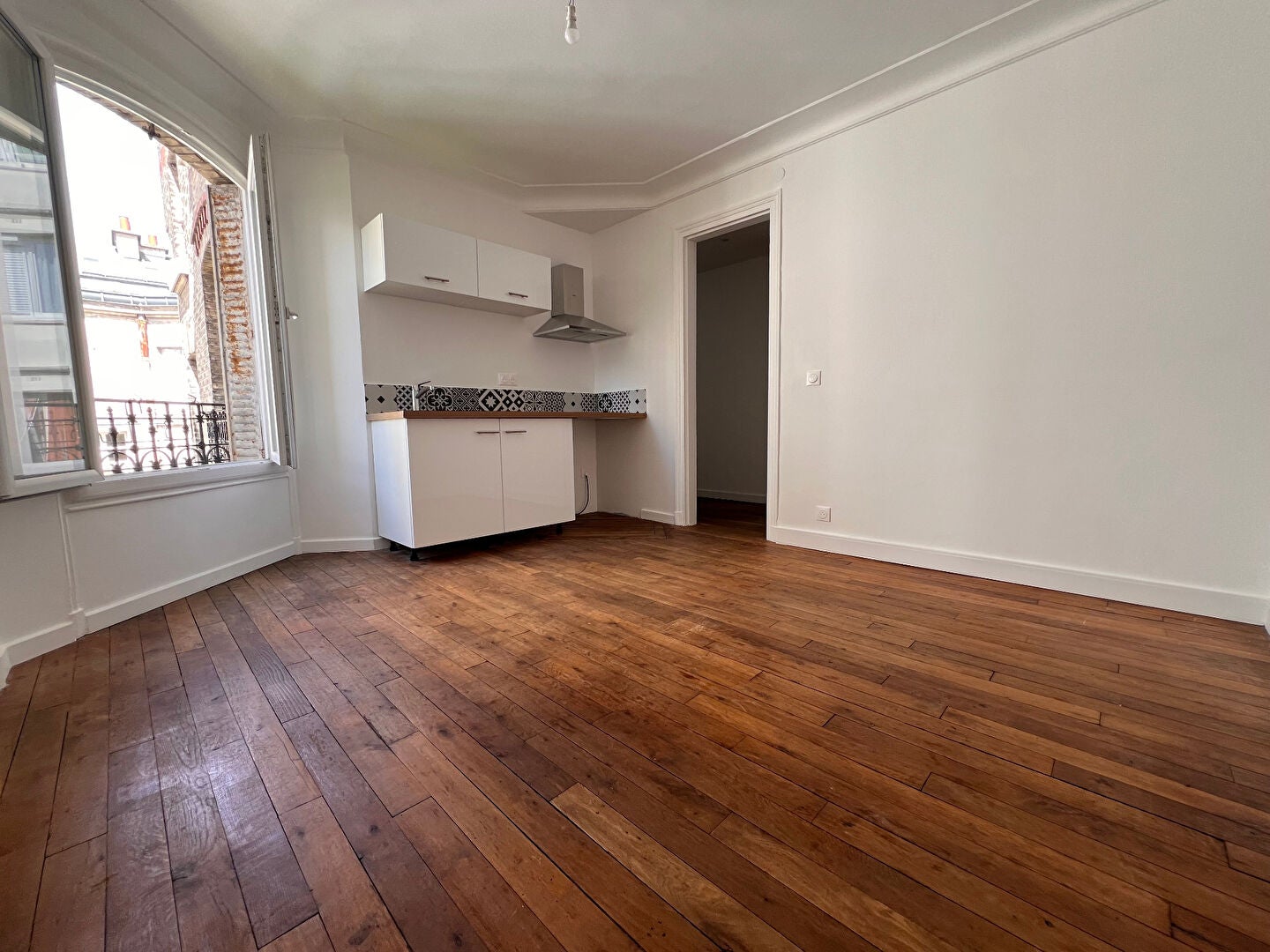 Flat Rue Jonquoy in Paris