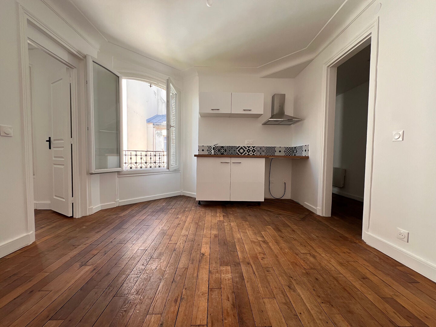 Flat Rue Jonquoy in Paris